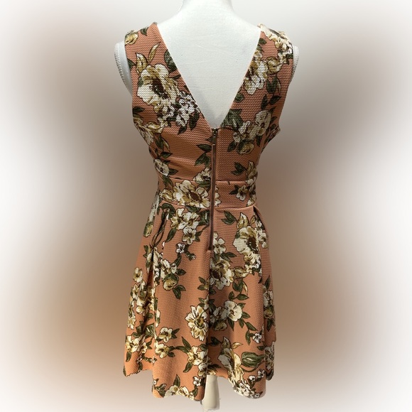 Haute Monde flowered dress. Size L sleeveless - Picture 6 of 12